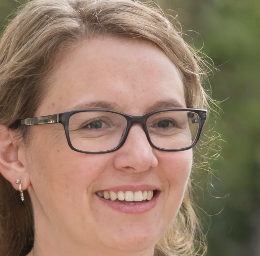 Dr. Rosalind Whitcombe